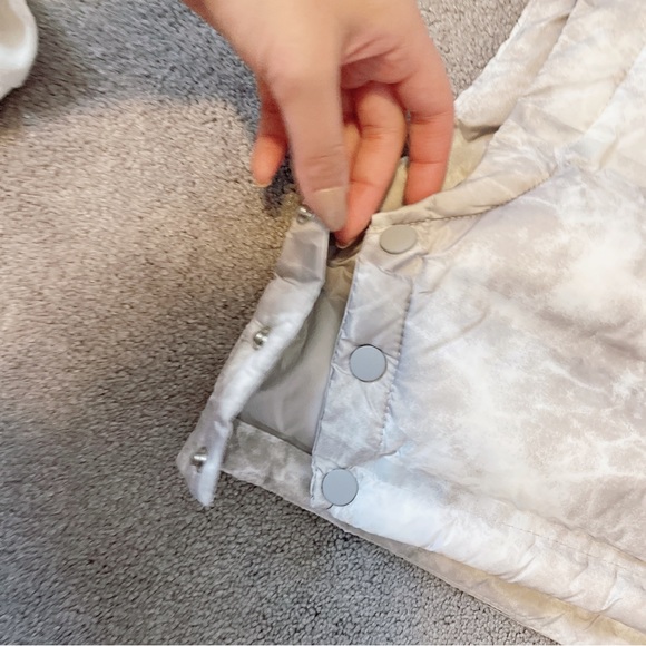 Brand NEW WITH TAG 🔥 Zara 🔥 TIE-DYE PUFFER GILET Crop Top puff vest - Picture 4 of 16